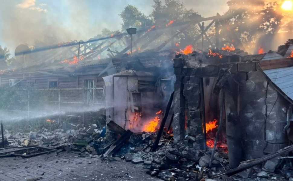 В Донецкой области спасатели потушили три пожара, возникшие в результате атак РФ