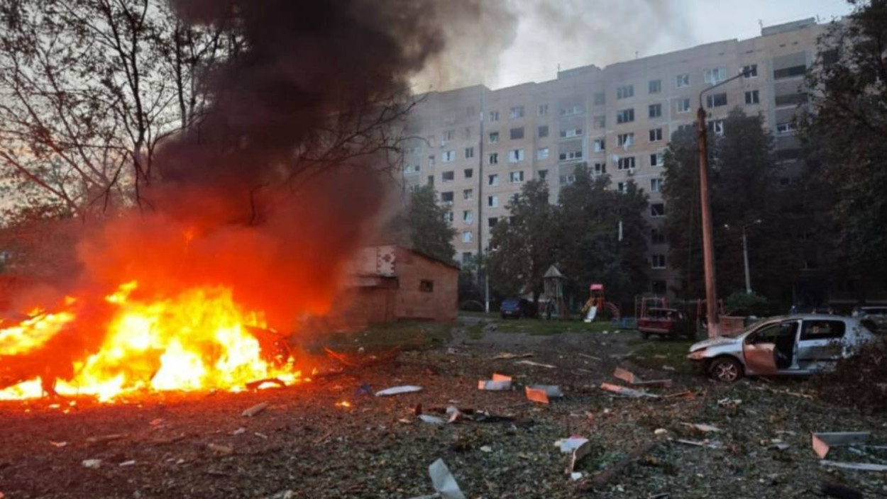 Війська РФ вдарили по містах та селищах на Донеччині: четверо загиблих та 18 поранених, серед них мати та немовля
