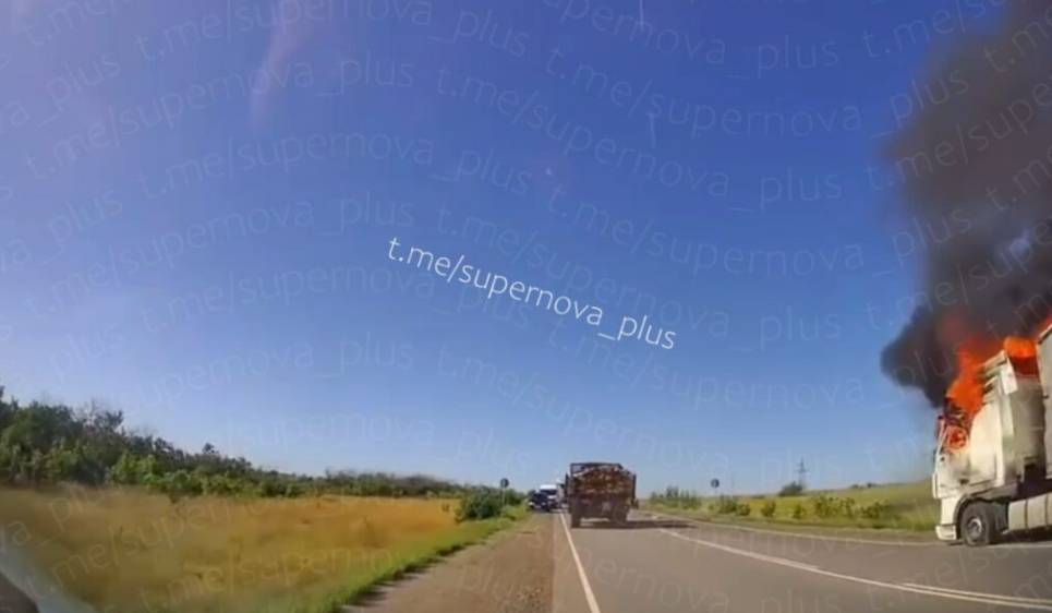 В оккупированном Красном Луче подверглись нападению военная колонна и логистический транспорт РФ