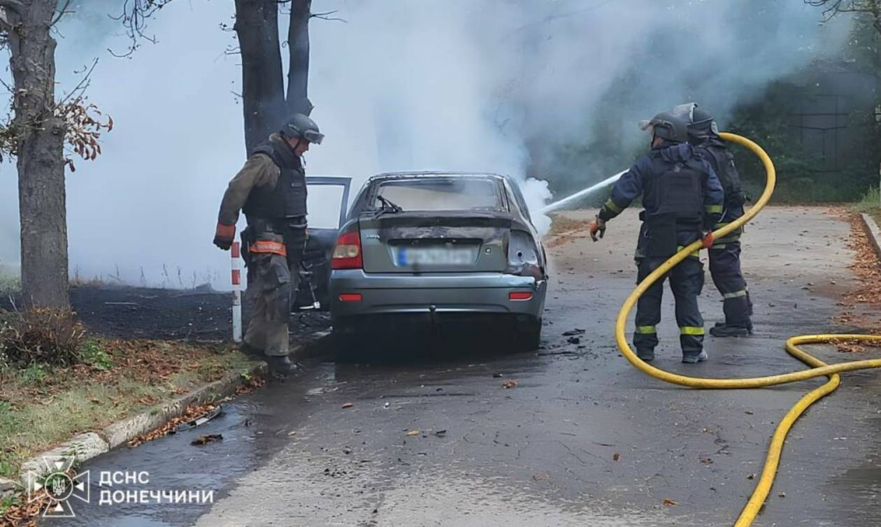 В Краматорске российские беспилотники поразили автомобили: возникли пожары