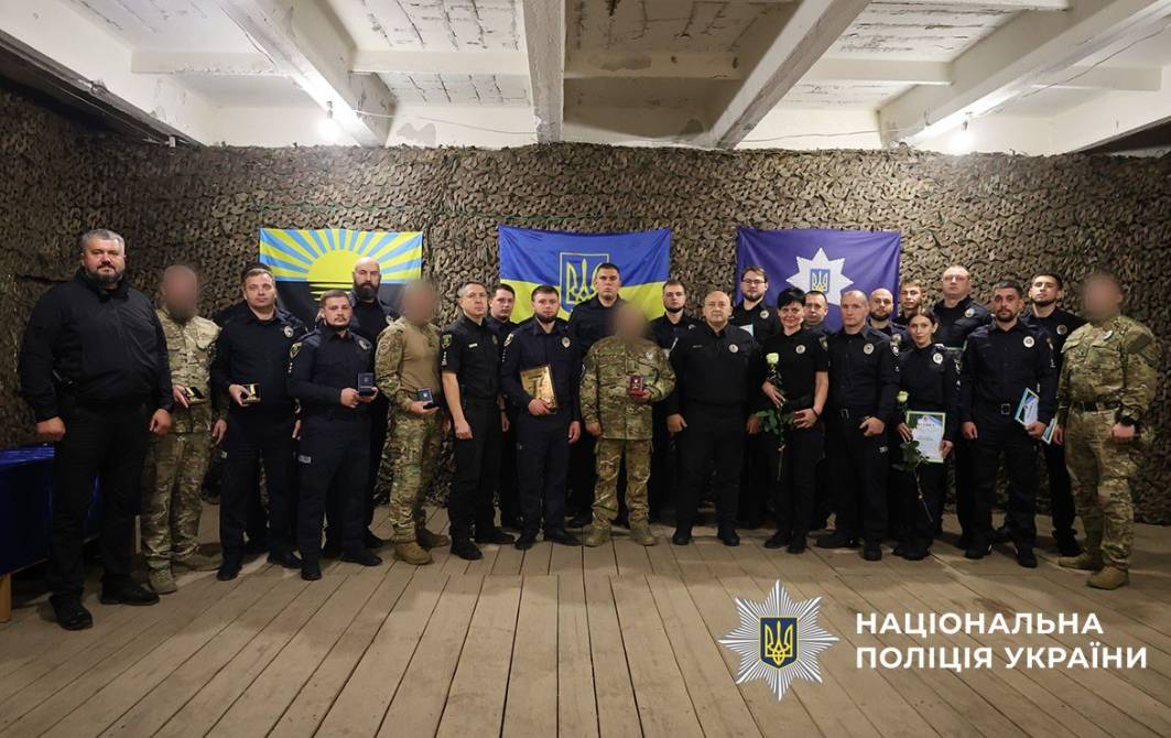 Полицейские Донецкой области получили награды за службу на самых горячих направлениях