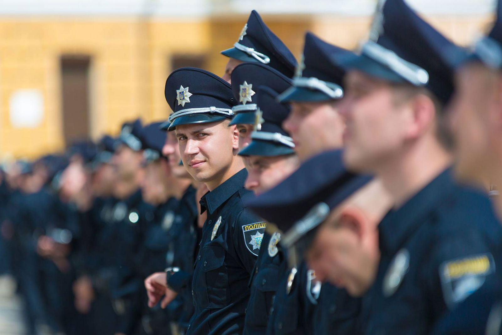 Донецкая полиция ищет сотрудников
