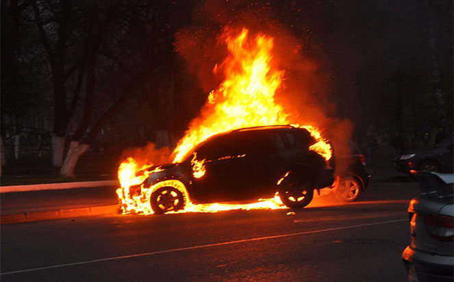 На Луганщине правоохранители установили личности поджигателей авто