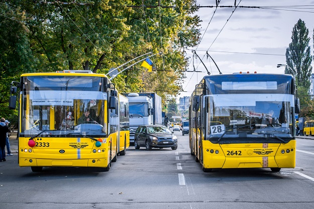 В мариупольском троллейбусе неожиданно запели пассажиры (видео)